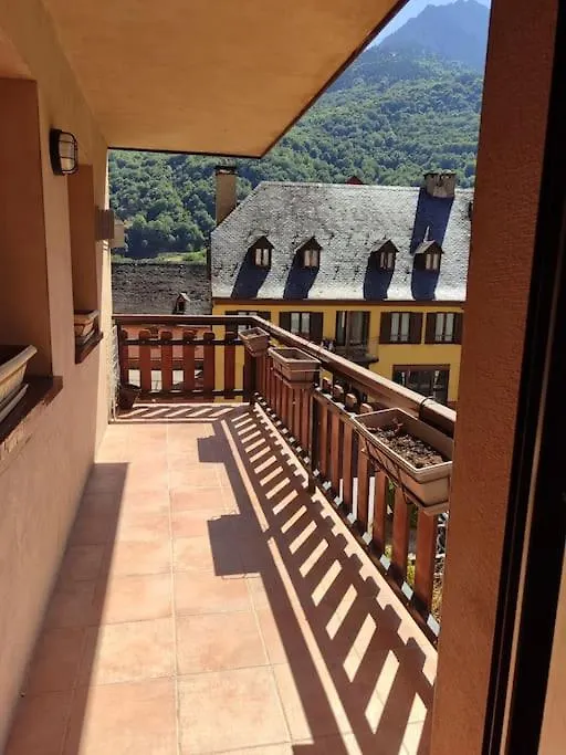 Piso En Bossost Apartment